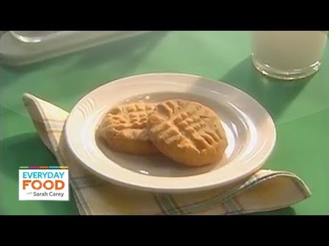 Sarah's Simple Peanut Butter Cookie Recipe  - Everyday Food with Sarah Carey - UCl0kP-Cfe-GGic7Ilnk-u_Q