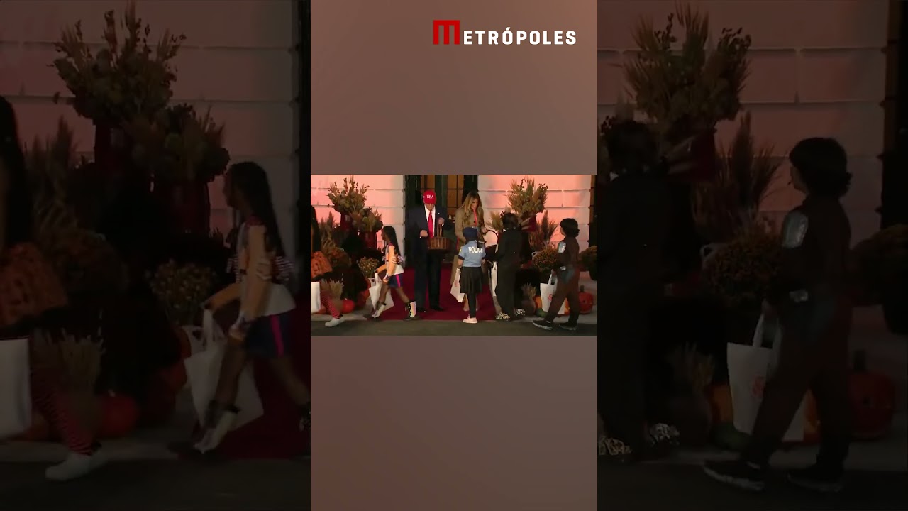 Na Casa Branca Trump e Melania entregam doces de Halloween