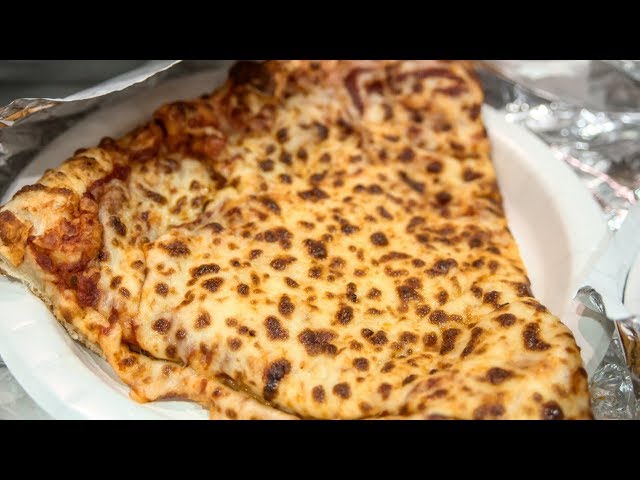 Costco Pizza Calories & Nutrition Facts – Useful Information