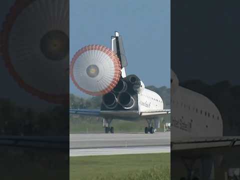 Space shuttle landing #shorts #shortsfeed #space #trending #youtubeshorts #viral #universe