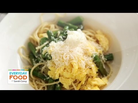 Pasta with Asparagus and Scrambled Eggs - Everyday Food with Sarah Carey - UCl0kP-Cfe-GGic7Ilnk-u_Q