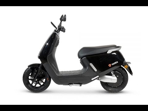 Yadea G5 (City) 2.3kw 28mph Electric Moped Static Review vs NIU NQi Sport & Horwin EK1- Green-mopeds