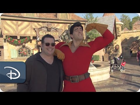 ‘Beauty & The Beast’ Actor Josh Gad Meets Gaston | Walt Disney World - UC1xwwLwm6WSMbUn_Tp597hQ