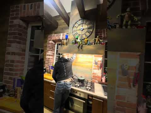 Ловим опасного пришельца всей семьей..🤯🪤👽