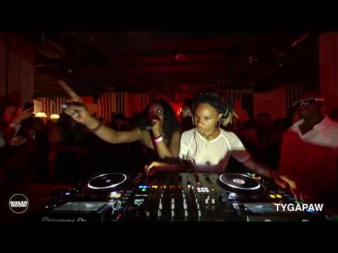 Tygapaw | Yes Yes Ya'll x Boiler Room | Toronto - UCGBpxWJr9FNOcFYA5GkKrMg