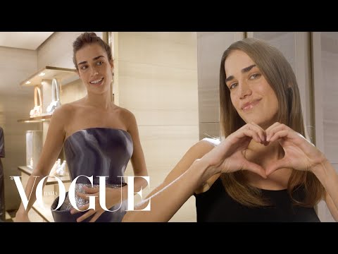Clara: la scelta dell'outfit per il debutto a Sanremo 2024 | Vogue Italia