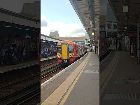 Gatwick Express Class 387s Passing Clapham Junction Station for London Victoria (22/08/23)