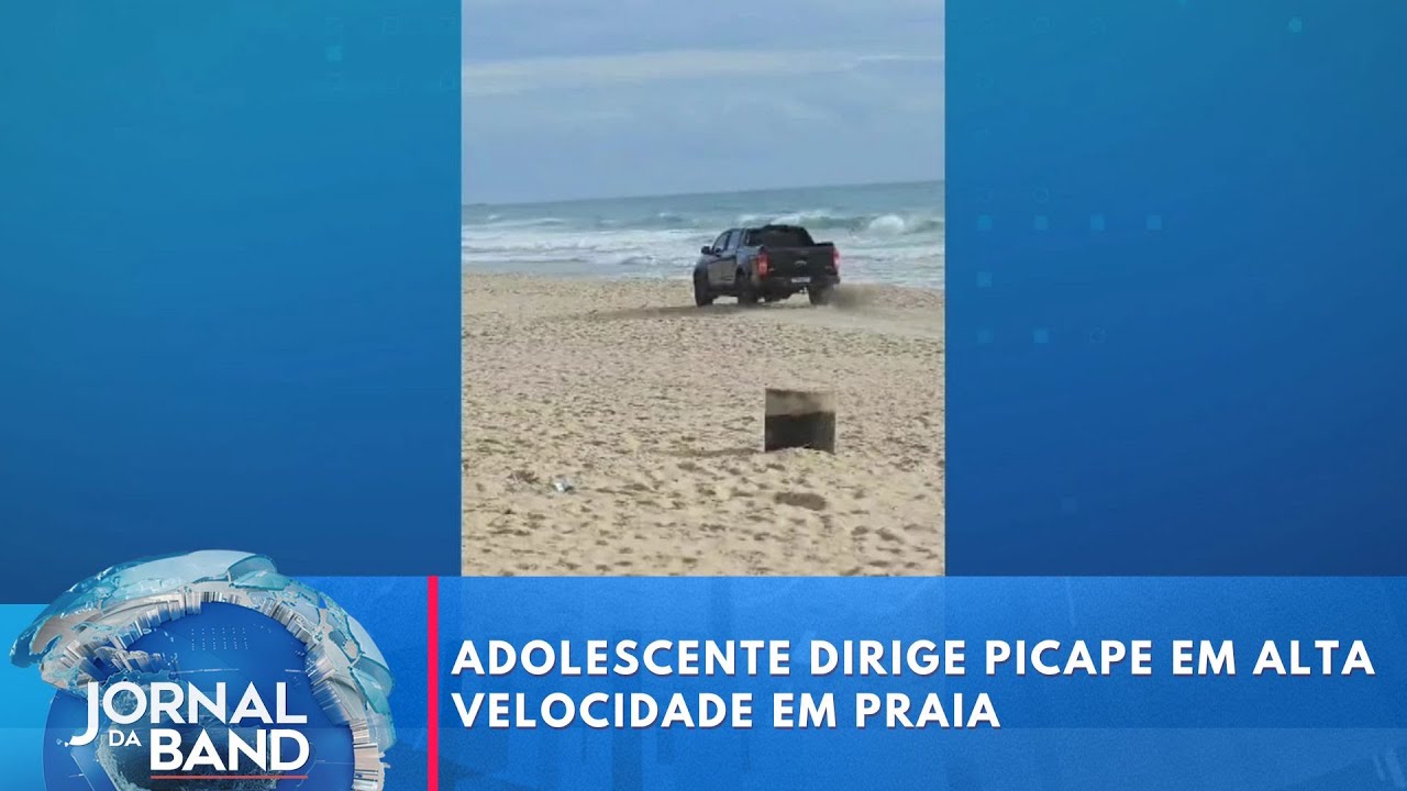 Adolescente dirige picape em alta velocidade em praia