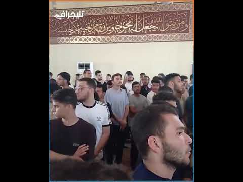 زمايلهم راحوا في غمضة عين.. أصدقاء طلاب جامعة الجلالة يؤدون صلاة الغائب على أرواحهم