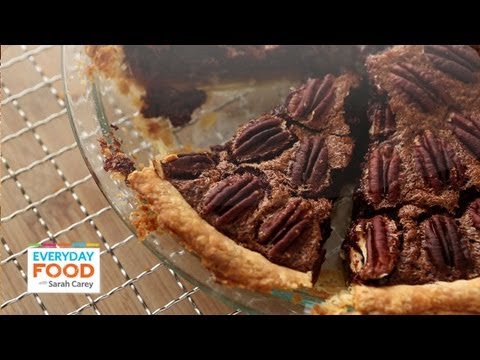 Chocolate-Pecan Pie | Thanksgiving Recipes | Everyday Food with Sarah Carey - UCl0kP-Cfe-GGic7Ilnk-u_Q