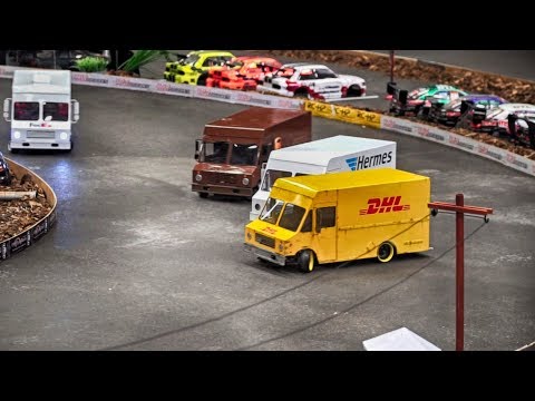 RC DELIVERY TRUCKS DRIFT BATTLE * DHL HERMES UPS FEDEX IPS / MODELLBAU WELS 2018 - UCo3t2A5wsl3titYQaJyaYig