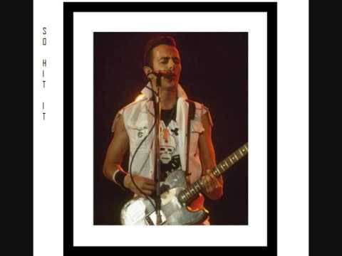 THE CLASH HITSVILLE UK WITH LYRICS.wmv