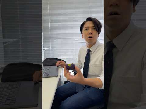 上司のエアーポッズを塗装してナスに変えました。