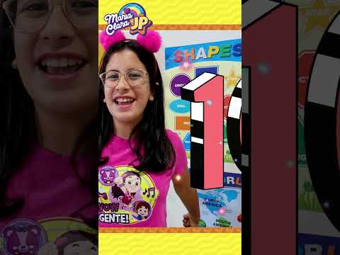 Maria Clara ajuda os bonecos na tarefa de ligar as figuras 📚🖍️