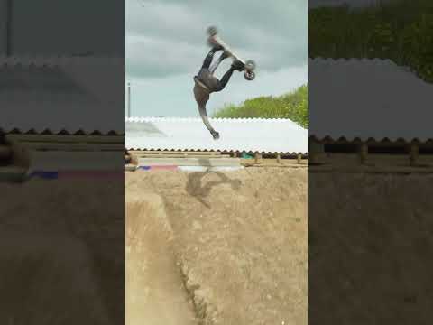 Mountainboard VS Dirt 1/4 pipe