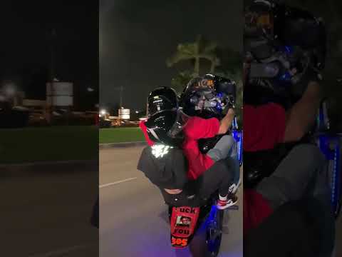 Tandem Wheelies n Honda CBR600 in Miami!