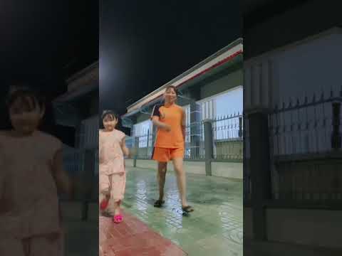 Người đen bên em lam chi😊