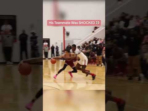 The crossover was so good his teammate couldn’t believe it 😱🤯 #shorts