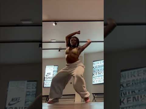 StoryBoard 1 de la vidéo DC : Kiana #tiktok #dance #lightsdownlow #hiphop