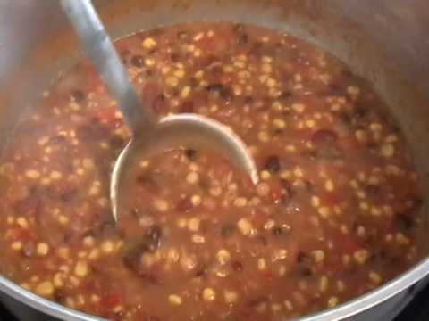 Meatless Three-Bean  Chili - Spicy Vegetarian Chili - UCRIZtPl9nb9RiXc9btSTQNw