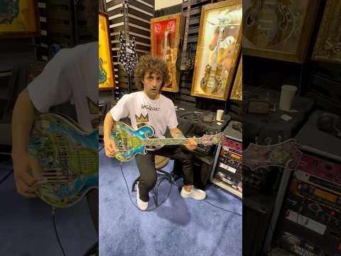  Amp vs. 0,000 Disney Guitar!