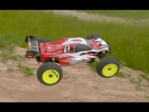 Обзор радиоуправляемой модели Trophy Truggy Flux и замер на треке - UCvsV75oPdrYFH7fj-6Mk2wg