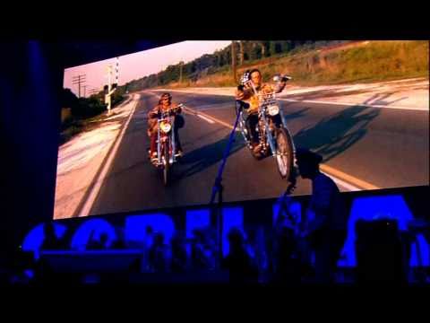 Gorillaz - Fire Coming Out Of The Monkey's Head (Live @ Glastonbury 2010)