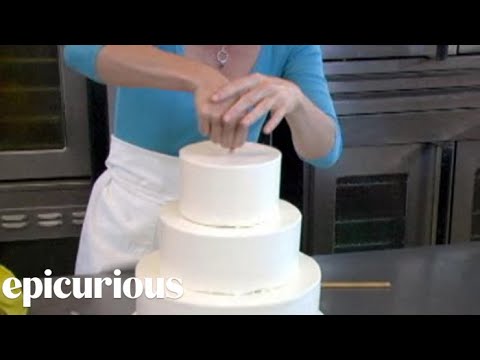 How to Make Your Own Wedding Cake: Assembly - UCcjhYlL1WRBjKaJsMH_h7Lg