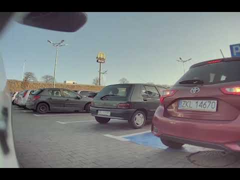 Teslaxp Autoparkowanie STOP czerwona kierownica UCIEKAJ! Janusz wali Ci w drzwi 