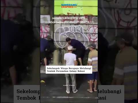 Sekelompok Warga Berupaya Melubangi Tembok Perumahan Galaxy Bekasi