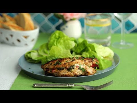 Garlic Parmesan Spinach-Stuffed Chicken // Presented by Marie's Dressing