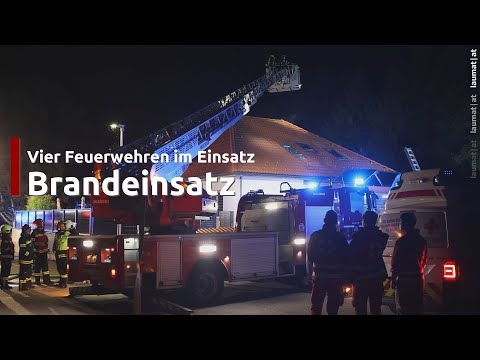 Ausgedehnter Vollbrand im Dachgeschoß eines Wohnhauses in Thalheim bei Wels