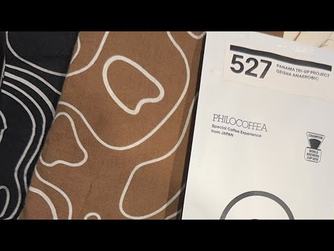 コーヒー淹れながら手ぬぐいの紹介をしていく