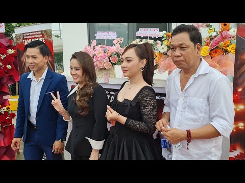 Hồng Loan bùm bum đến mừng khai trương Bất động sản Bầu show Quốc bình Tây Ninh