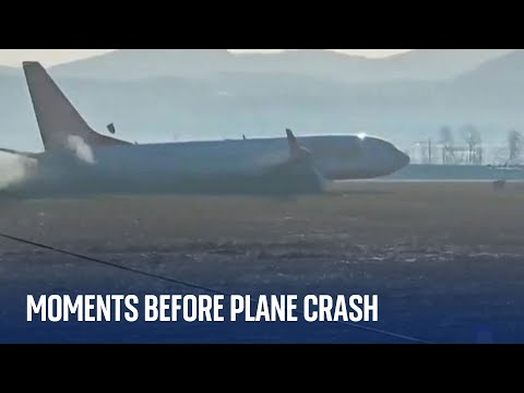 Video captures moments before South Korea plane crash