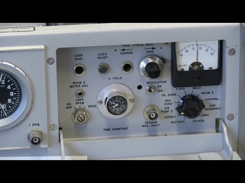 EEVblog #423 - HP5061A Atomic Clock Cesium Beam Frequency Standard - UC2DjFE7Xf11URZqWBigcVOQ