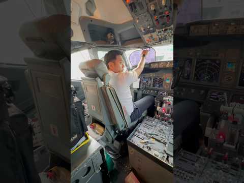 Boeing 737 Vs Airbus A320 #boeing #boeing737 #boeinglovers #airbus #airbuslovers
