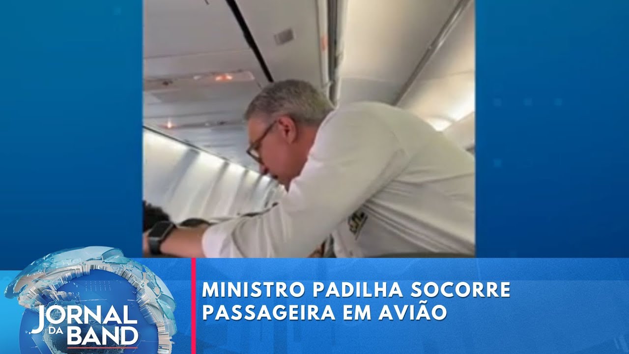 Ministro Padilha socorre passageira que passou mal em avião