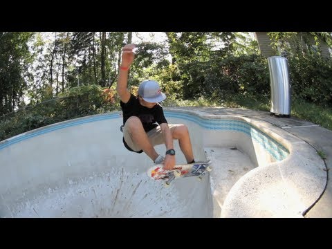 Bowl Session with Tom Schaar and Alex Sorgente - Skaters in NY 2012 USA - UCblfuW_4rakIf2h6aqANefA