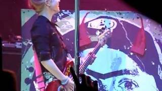 Hayley Williams Playing Bass For New Found Glory Vegas Live @ Anaheim Honda Center 091910.MP4