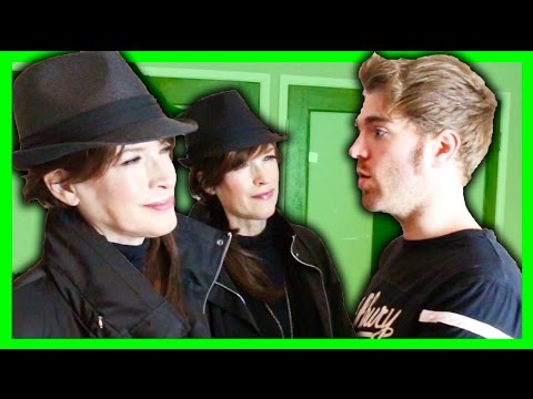 GHOST HUNTING IN MY HOUSE with THE PSYCHIC TWINS - UCV9_KinVpV-snHe3C3n1hvA