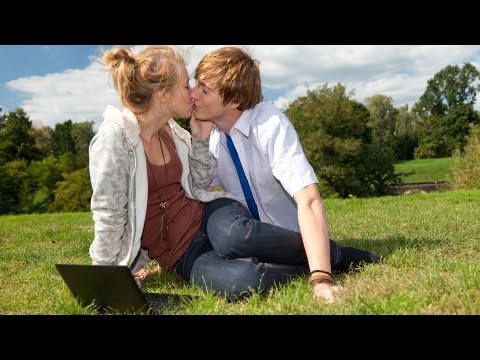 How to Kiss Someone at School | Kissing Tips - UCSpVHeDGr9UbREhRca0qwsA