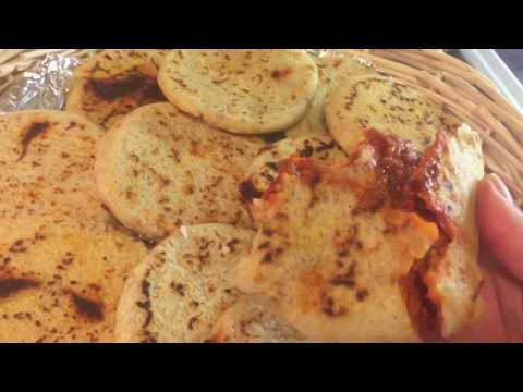 Gorditas de chile guajillo y quezo !! - UCEbJAkNDW3kyzD_fgPupiFg