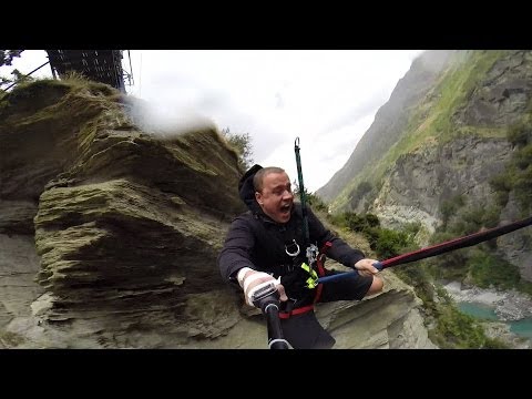 GoPro: Scary Rope Swing - UCqhnX4jA0A5paNd1v-zEysw