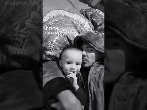 Capital Bra und sein Sohn „kuscheln“