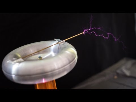 World Maker Faire 2013: D-I-Y Tesla Coil Kit - UCiDJtJKMICpb9B1qf7qjEOA