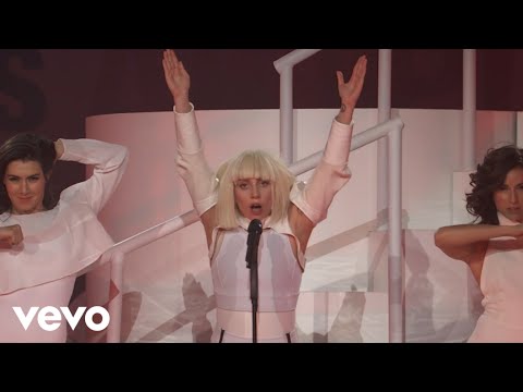 Lady Gaga - MANiCURE (VEVO Presents) - UC07Kxew-cMIaykMOkzqHtBQ