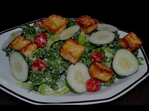 Ensalada con tofu, tomates y lechuga. - UCIRNADSE7zTt6_MshDlnZSA