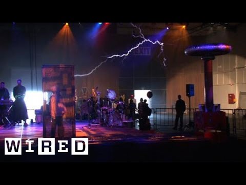 Tesla-Powered Band Electrifies Maker Faire - UCftwRNsjfRo08xYE31tkiyw