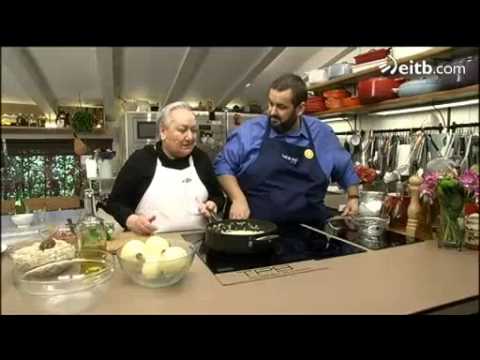 David De Jorge y Charo Zapiain preparan una tortilla de bacalao - UCOHCRQDAr9HC5d59XvziJFQ